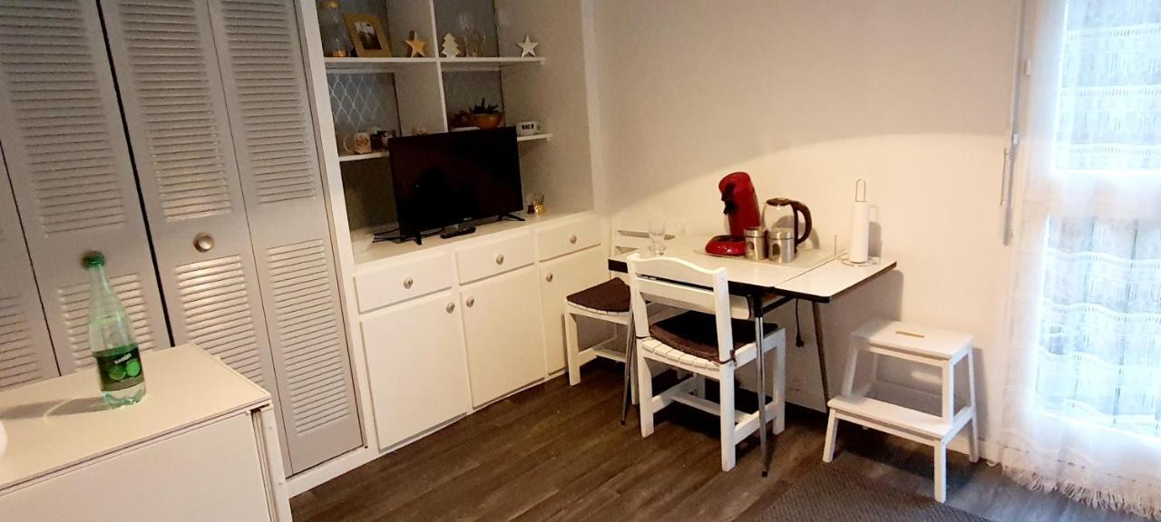 Studio En Face De La Foret De Fontainebleau Avon Екстер'єр фото